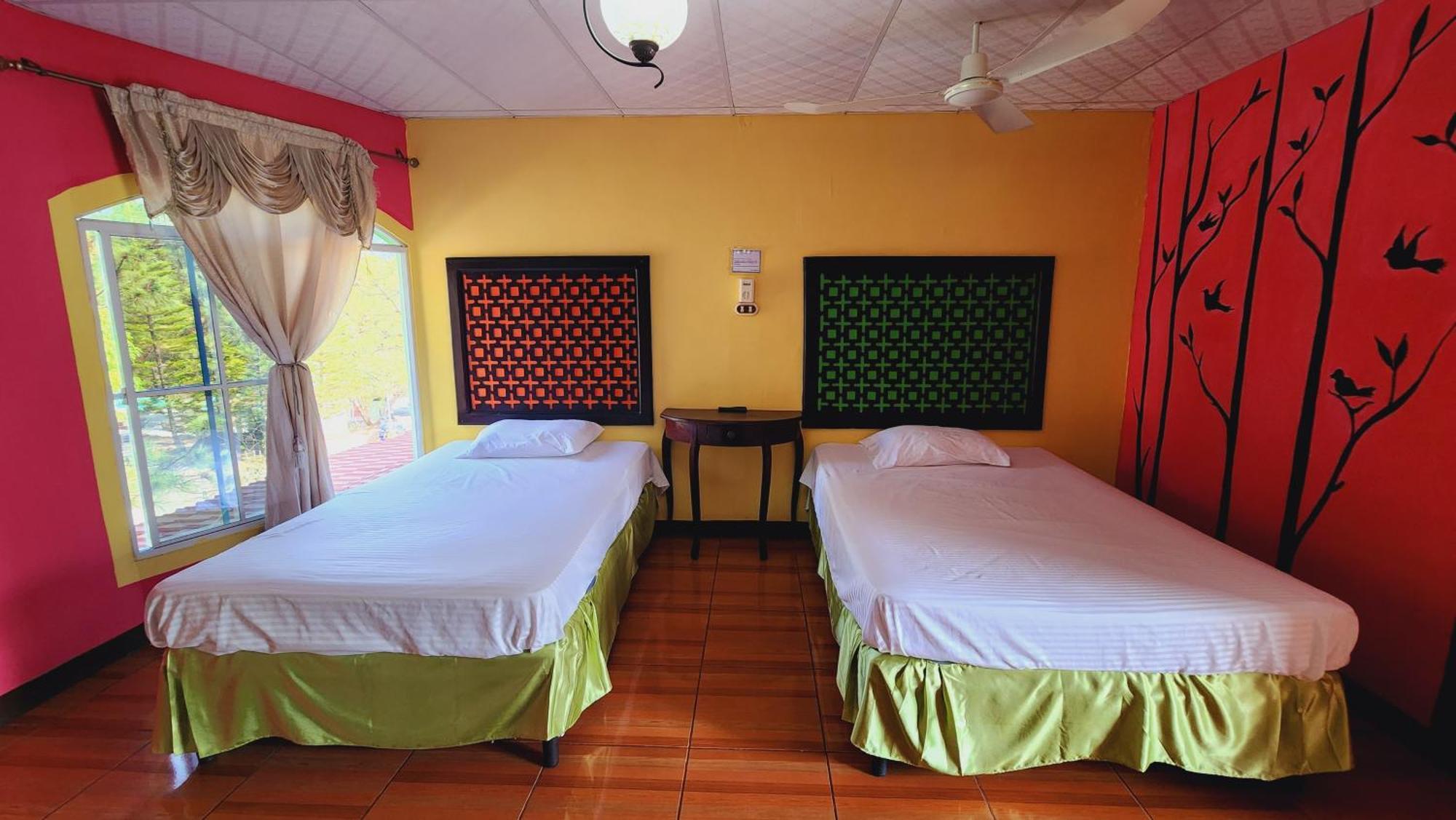 Hotel Y Restaurante Las Margaritas Perquín Стая снимка