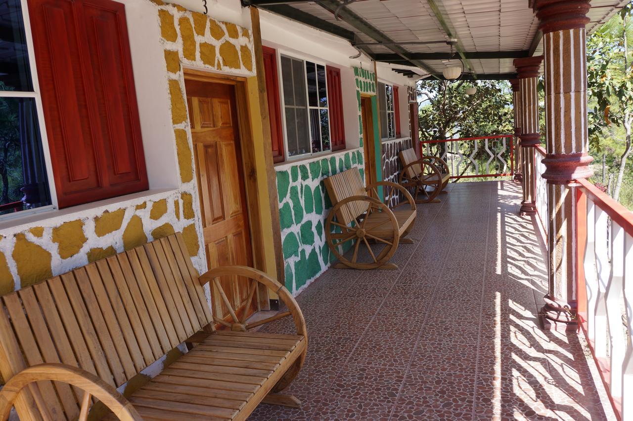 Hotel Y Restaurante Las Margaritas Perquín Екстериор снимка