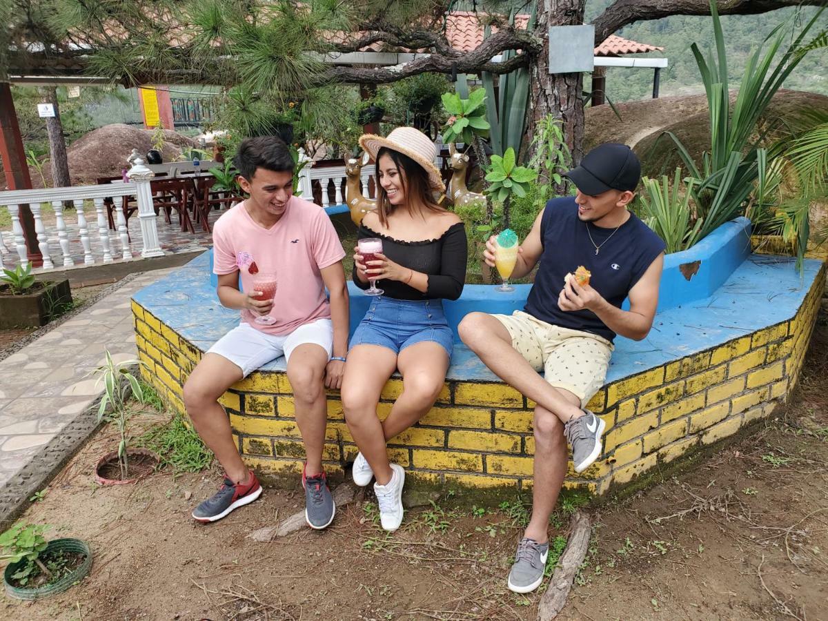 Hotel Y Restaurante Las Margaritas Perquín Екстериор снимка